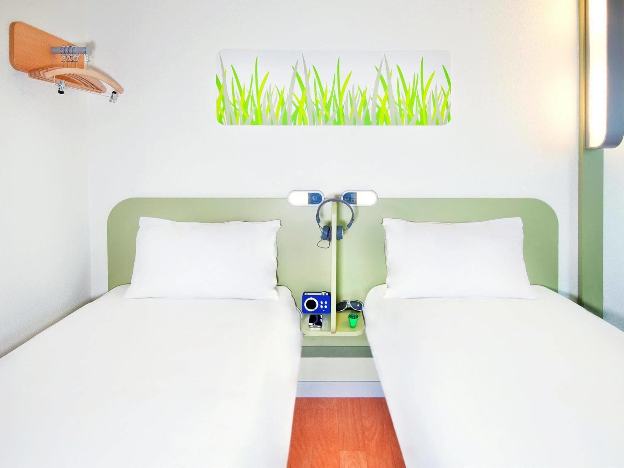 Ibis Budget Saint-Maurice Exteriör bild